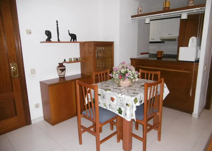 Cerca De La Playa Con Piscina Y Parking Апартаменты Тосса-де-Мар